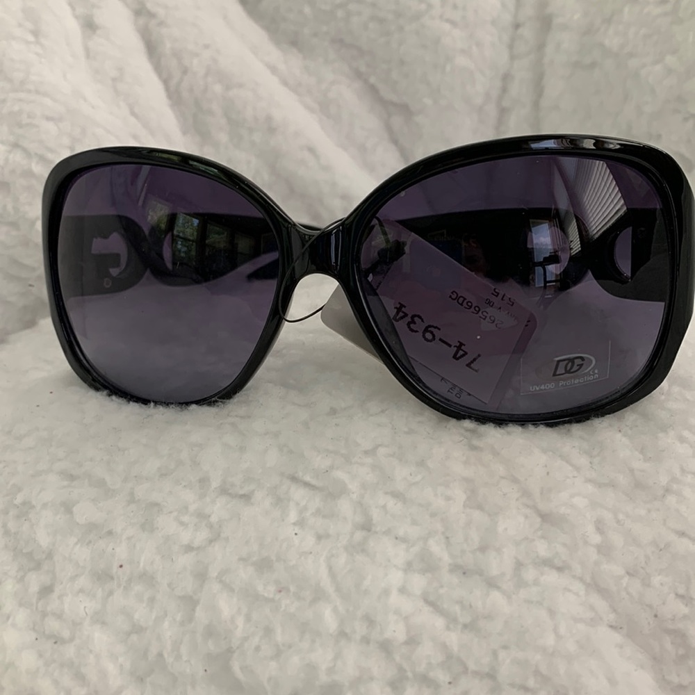 ✅FIRM PRICE✅DG Sunglasses
